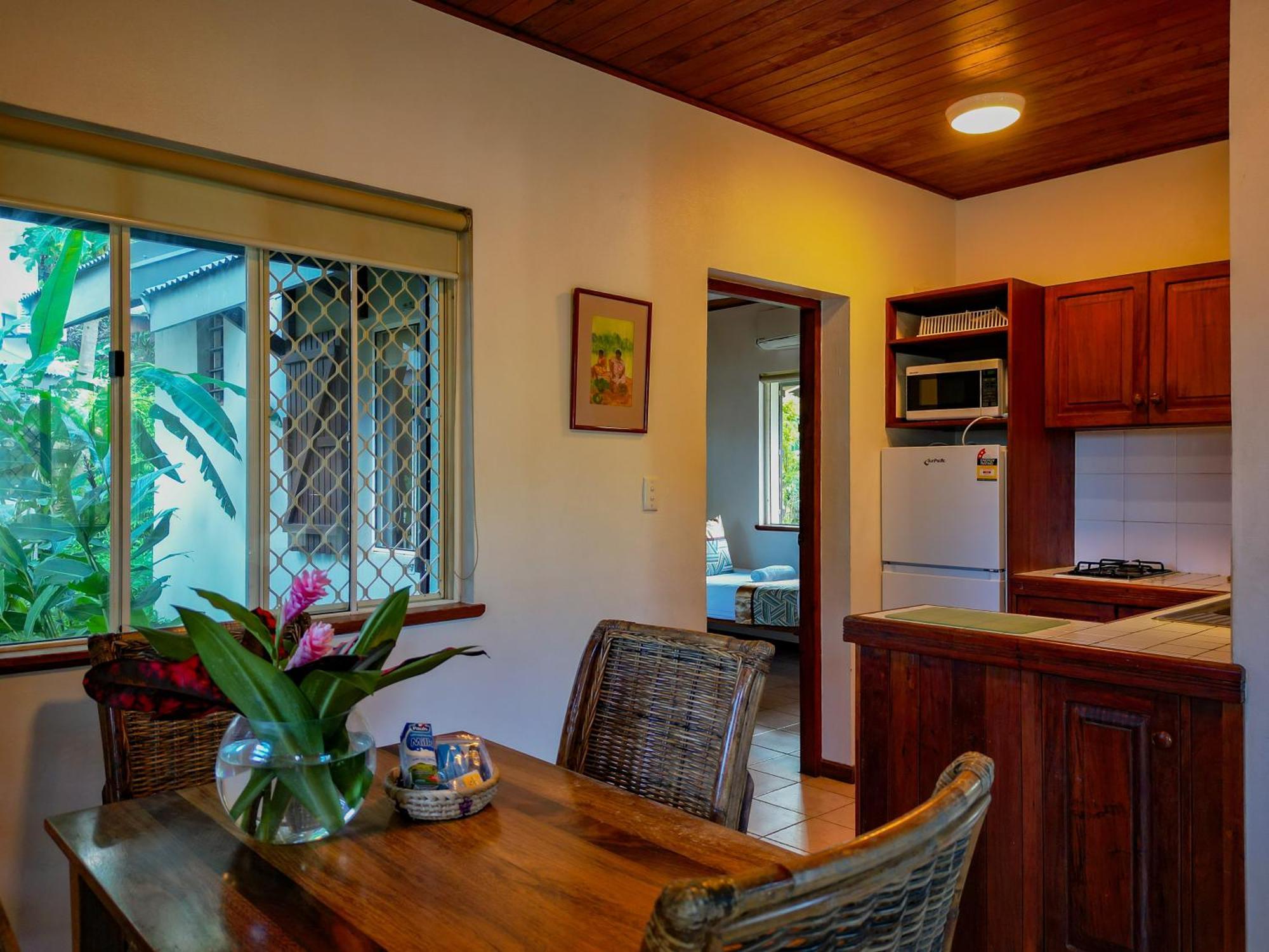 Poppy'S On The Lagoon Port Vila Exterior foto